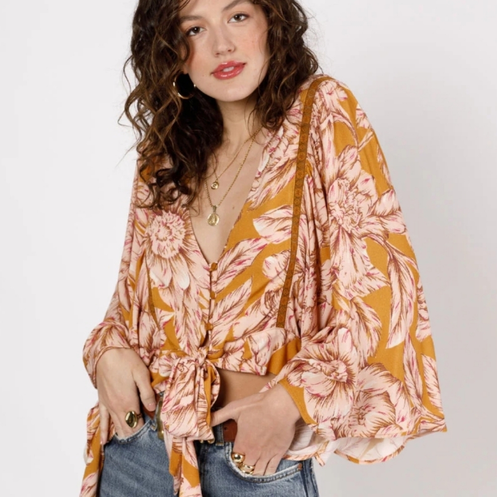 Band of the Free,NWT,B.O.G  Collective,Libby Gold Floral Bell Sleeve Cro…